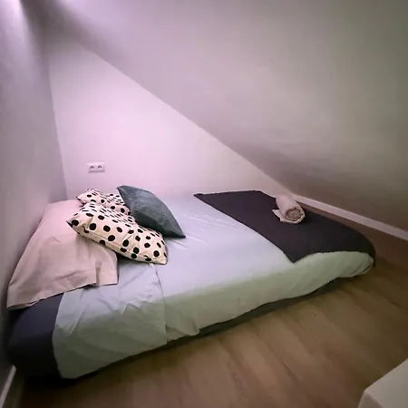 Calle Del Torcal, Card Daire