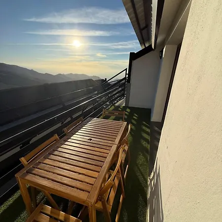 Calle Del Torcal, Card Daire *